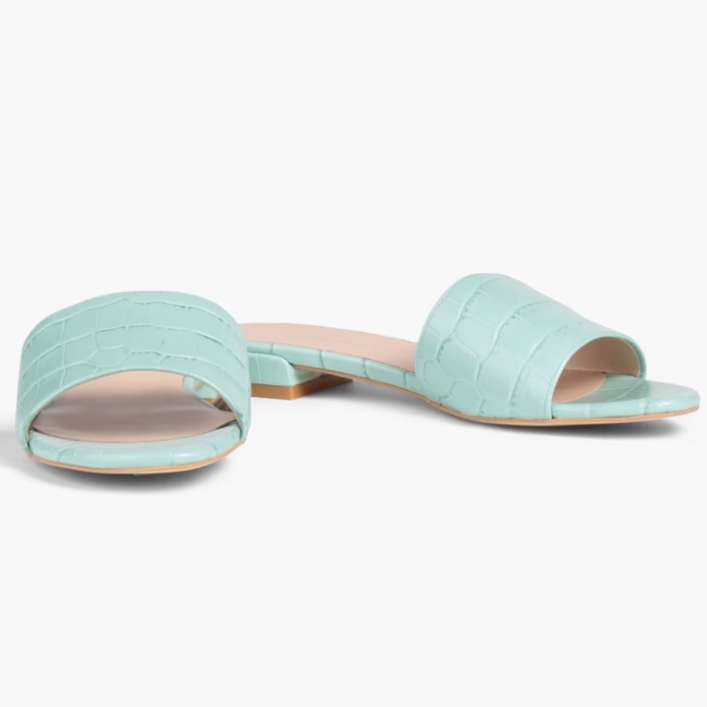 🌹STUART WEITZMAN🌹 Catherine Croc-Effect Leather Slides Size: 6.5